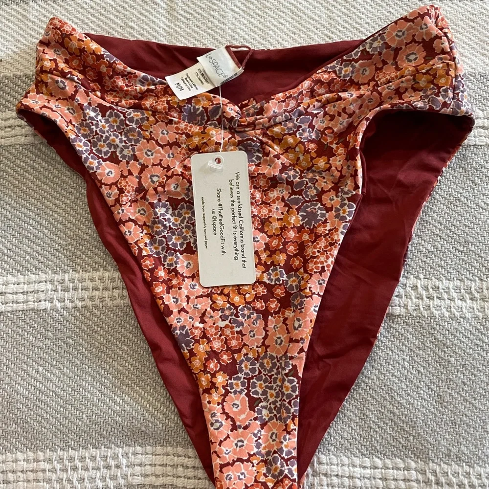 NWT L*Space Nancy Lee Bikini Bottoms Color Lilly Of The Valley Size Medium - Picture 2 of 3
